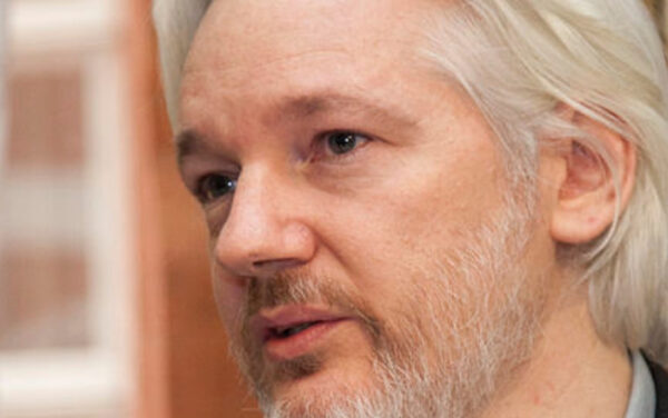 Julian Assange premiato al Festival Giornalisti del Mediterraneo di Otranto