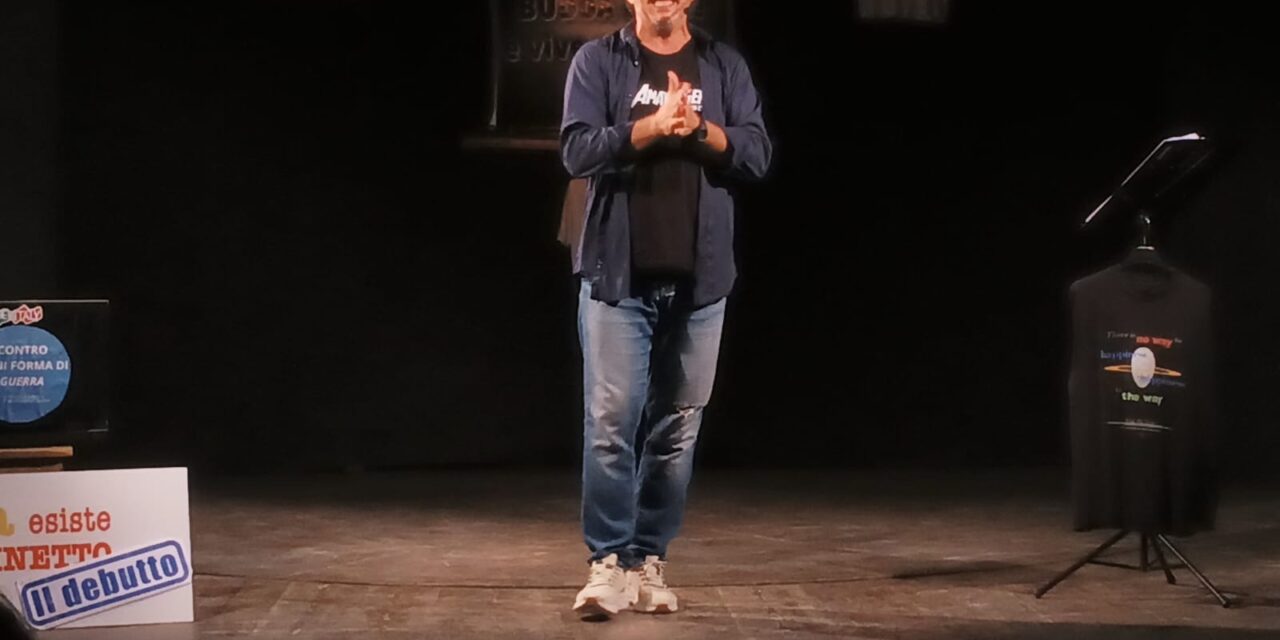 “Budda esiste e vive a Binetto” Il buddismo spiegato a mia madre in 7 domande pienone al teatro a D’Attoma a Bari