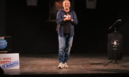 “Budda esiste e vive a Binetto” Il buddismo spiegato a mia madre in 7 domande pienone al teatro a D’Attoma a Bari