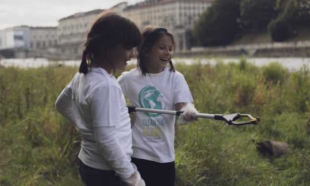 Mezza tonnellata di rifiuti raccolti nel flash-mob di Clean the Planet per ripulire gli argini del Po