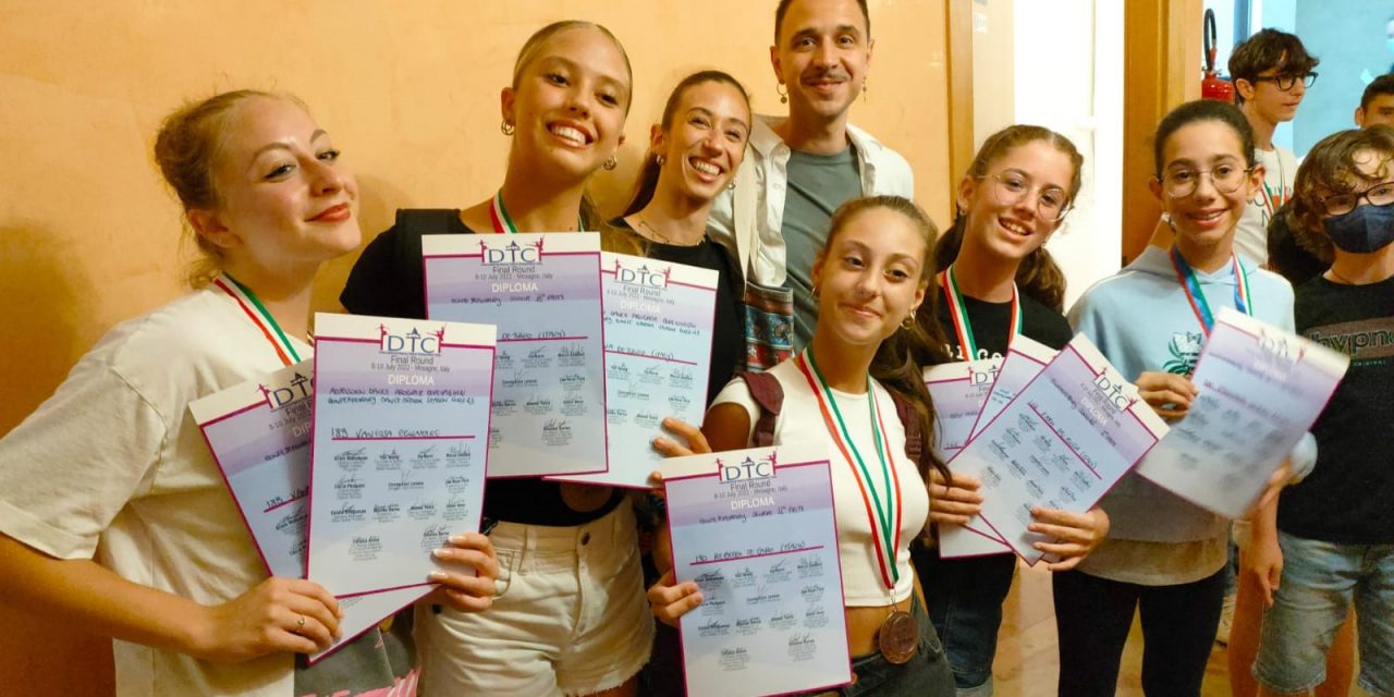 All’International Dance Talent Competition di Mesagne trionfano i danzatori della Helga Kaloc Akademie