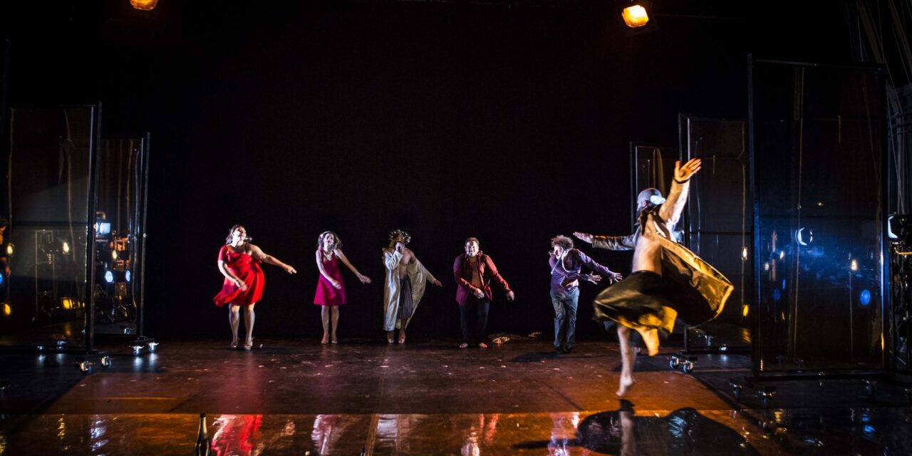 Teatro Kismet. ANFITRIONE in scena nel week-end racconta il duello tra identità e ruolo sociale