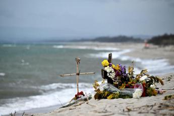 Cutro, la strage “si poteva evitare”: 6 indagati tra Gdf e Guardia costiera