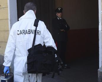 Bari, 78enne tenta approccio sessuale ma lei lo rifiuta: colpita alla testa con un martello