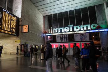 Roma, uomo accoltellato alla stazione Termini dopo una lite