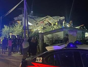 Latina, esplode bombola di gas in una palazzina a Terracina: 3 feriti gravi