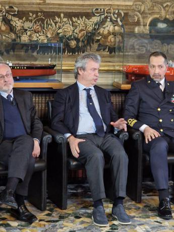 Confitarma: “Su navi ci sono lavoratori ma devono affrontare guerra”