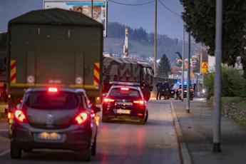 Covid e foto camion militari con bare morti, per Meta è un fake: cosa è successo