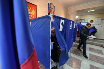 Elezioni presidenziali in Russia, ultimo giorno di voto. Mosca: “Droni contro seggio Zaporizhzhia”