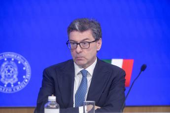 Ita-Lufthansa, ira di Giorgetti: “Non cediamo a ricatti”