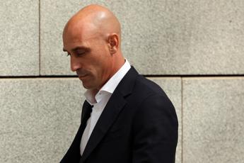 Rubiales torna in Spagna, arrestato dalla Guardia Civil in aeroporto