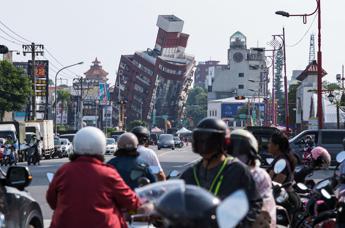 Terremoto a Taiwan, circa 100 scosse di assestamento. In 600 isolati o dispersi