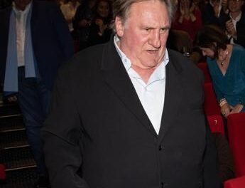 Depardieu, il legale accusa Barillari: “Ha spinto la compagna dell’attore”