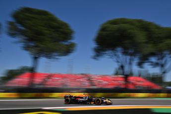 Gp Imola, Verstappen pole record con Red Bull e Ferrari in seconda fila