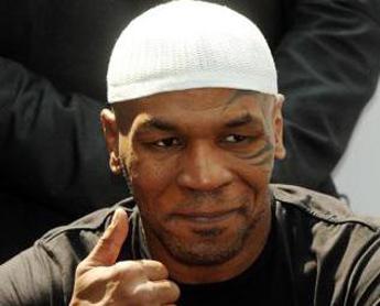 Mike Tyson, malore in volo: nausea, vertigini, cosa è successo