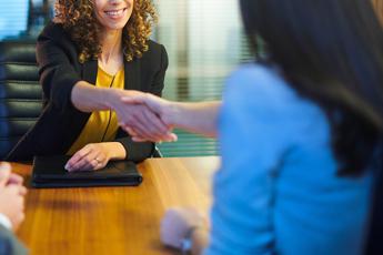 Lavoro, superbonus 120% per chi assume a tempo indeterminato