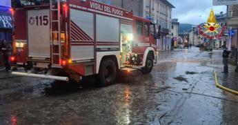 Maltempo sull’Italia, allerta gialla in 8 regioni: frane e allagamenti in Veneto