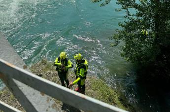 Operaio cade nell’Adda mentre lavora su un canale, ricerche in corso