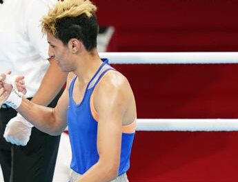 Boxe a Parigi 2024, il ‘caso Khelif’: donna per Olimpiadi non per Mondiali