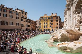 Fontana di Trevi a numero chiuso? L’ipotesi per tutelare il monumento