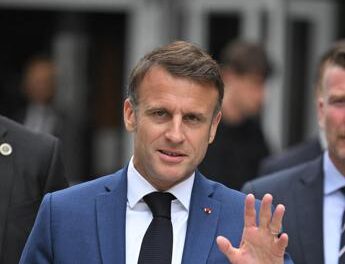 Francia, Macron: “Nuovo governo dopo le Olimpiadi di Parigi 2024”