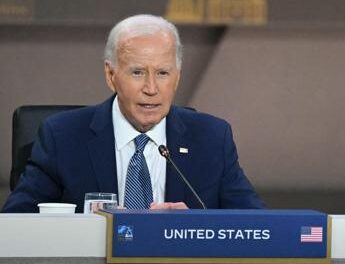 Nato, Biden: “Aumentare produzione armi, Russia corre”. Missili Usa in Germania