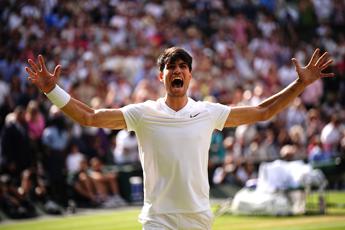 Wimbledon, Alcaraz resta campione: Djokovic battuto in finale