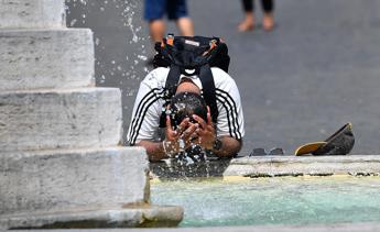 Caldo africano, oggi 9 città da bollino rosso: domani salgono a 14 per afa record