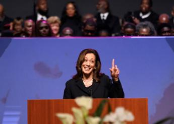 Elezioni Usa, è ufficiale: Kamala Harris è la candidata Dem. Lei: “Un onore”