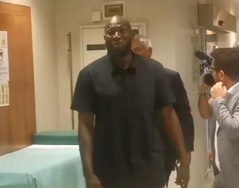 Lukaku è pronto per il Napoli: cori a Villa Stuart per le visite mediche