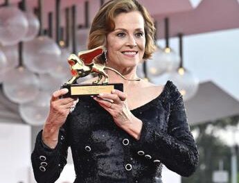 Mostra Venezia, a Sigourney Weaver il Leone alla Carriera: “Sto sognando”