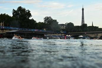 Parigi 2024, Senna di nuovo sporca: annullato allenamento triathlon misto