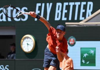 Sinner positivo e non squalificato: un altro caso identico nel tennis