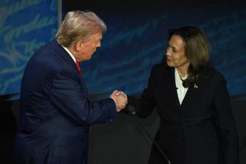 Harris-Trump, dibattito si apre con stretta di mano: il ‘Var’