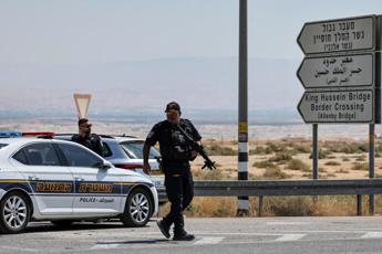 Israele, attacco a confine con Giordania: tre morti. Chiuso il valico di Allenby