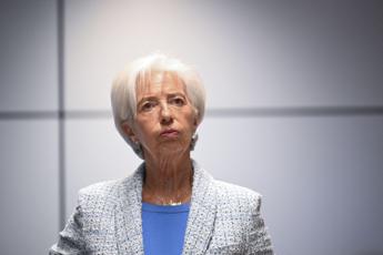 Lagarde: “Critiche Italia? Bce indipendente, lontani da pressioni politiche”