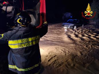 Maltempo in Toscana, forti piogge e allagamenti: bomba d’acqua nel Livornese