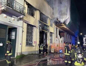 Milano, incendio in un emporio cinese: morti tre ragazzi