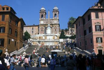 “Su Trinità dei Monti bizzarrie francesi”: lo stupore dell’esperto