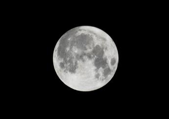 Superluna ed eclissi parziale in Italia: il doppio spettacolo da non perdere