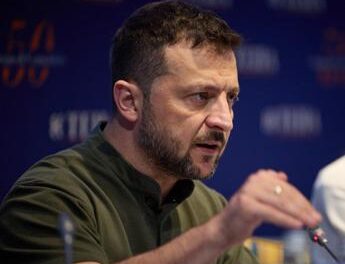 Ucraina, Zelensky: “Ho un piano, voglio condividerlo con Biden”