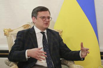 Ucraina, Zelensky cambia il governo: Kuleba a Bruxelles?