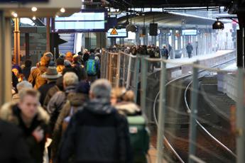 Allarme Virus Marburg, ora è in Europa: caso isolato alla stazione di Amburgo