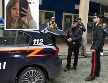 Bergamo, 18enne accoltellata a morte in casa a Costa Volpino. 19enne confessa