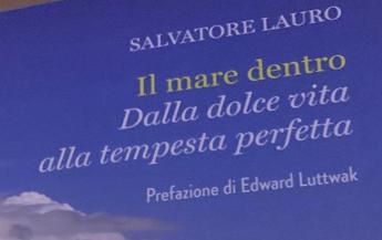 Libri, l’armatore Lauro e il suo ‘Mare dentro’: “Torni la ‘Dolce vita’ a Ischia”