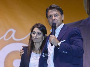 M5S, cresce pressing su Raggi: “Spieghi se sta sabotando Conte”