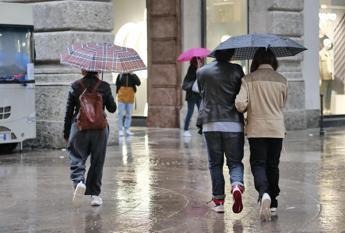 Maltempo, inizia ottobre e arriva un ciclone con piogge: le previsioni della settimana