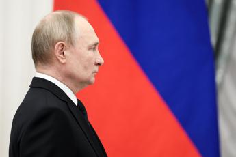 Russia, Putin compie 72 anni: “Festeggerà il compleanno al lavoro”