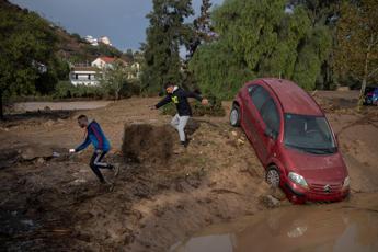 Spagna, alluvioni e allagamenti nel sud-est: diversi morti