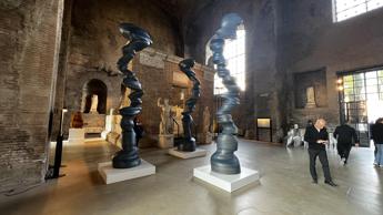 Alle Terme di Diocleziano le sculture dell’artista inglese Tony Cragg